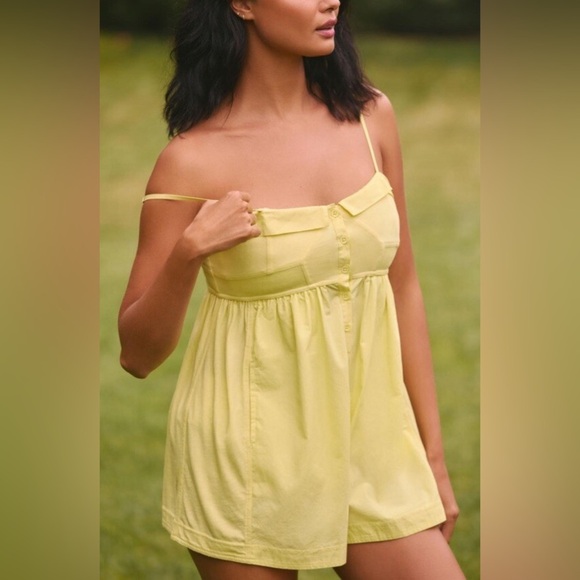 NWT new small Anthropologie clean cut romper shorts yellow tiny FLAW - Picture 1 of 17